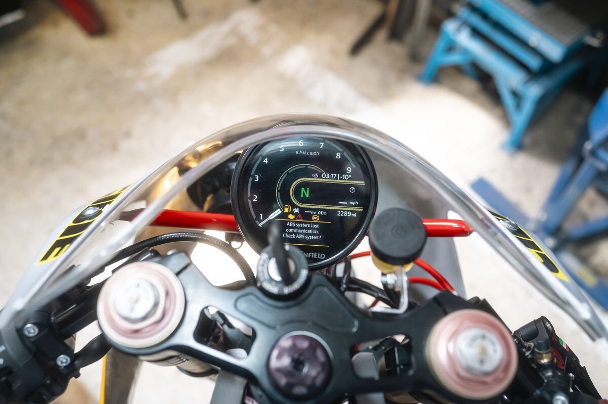 La riconoscete? E' una Royal Enfield Guerrilla 450!